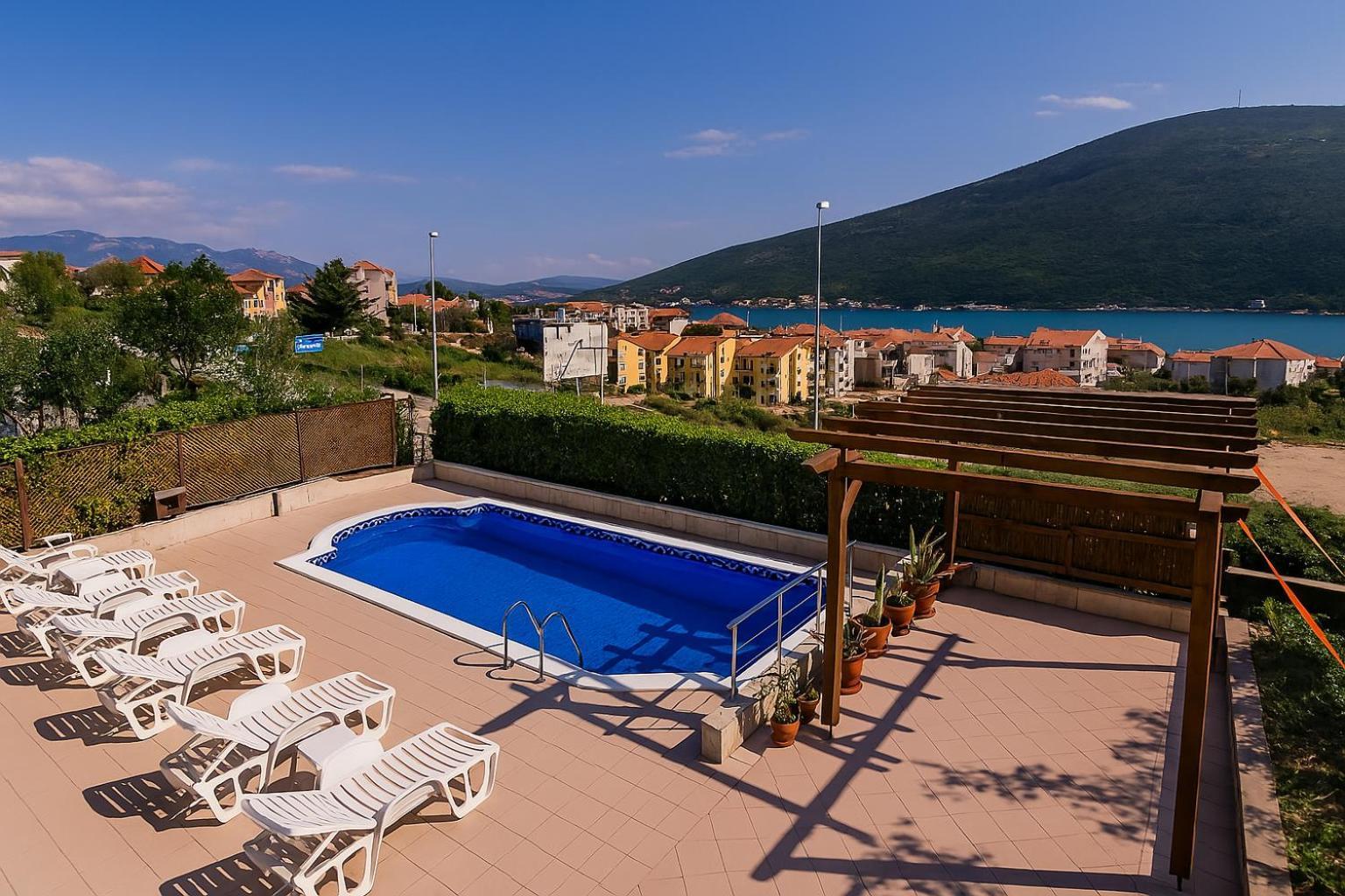 Villa Sea-N-Sun, 7 Bedrooms & Pool, Nearby Portonovi Marina. Ðenovići Exteriör bild