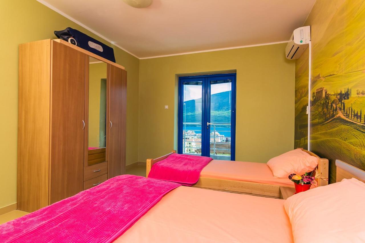 Villa Sea-N-Sun, 7 Bedrooms & Pool, Nearby Portonovi Marina. Ðenovići Exteriör bild