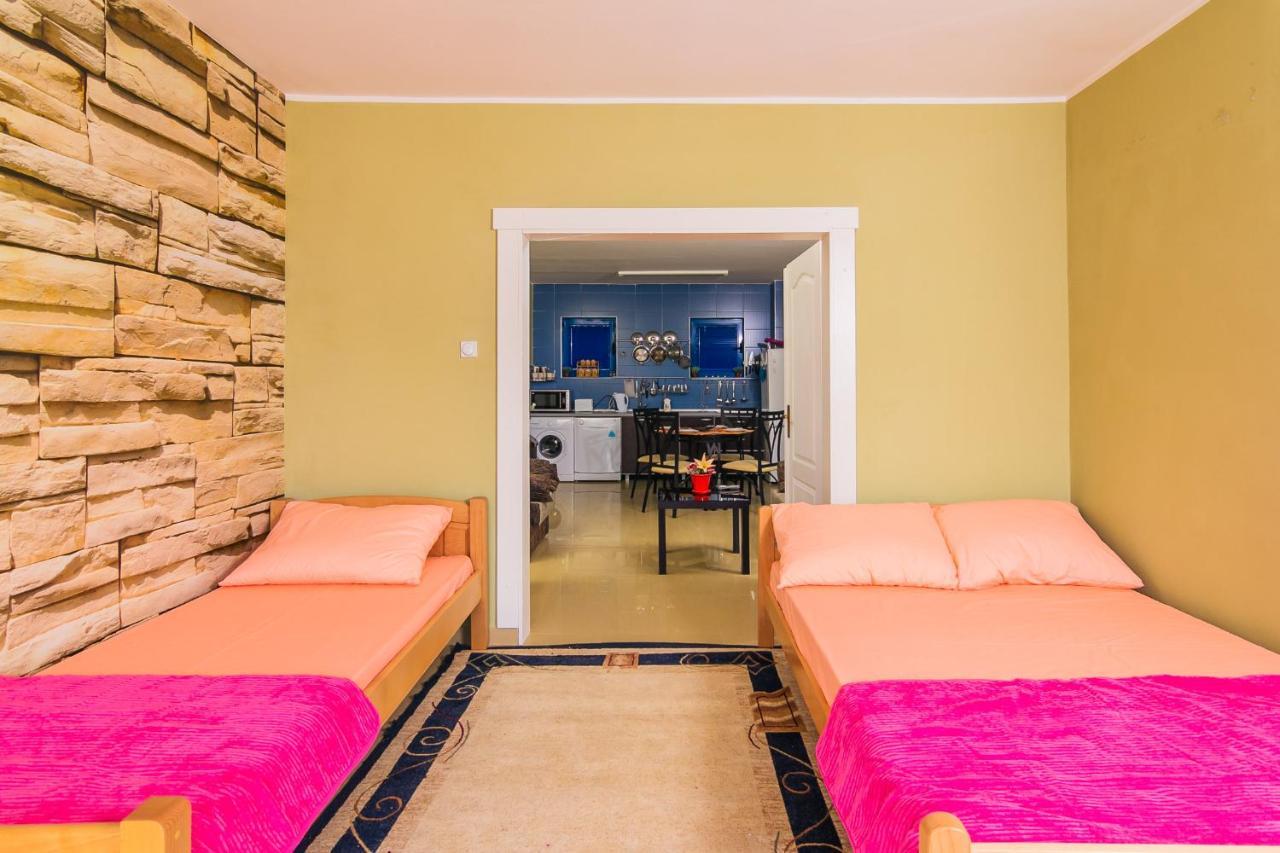 Villa Sea-N-Sun, 7 Bedrooms & Pool, Nearby Portonovi Marina. Ðenovići Exteriör bild